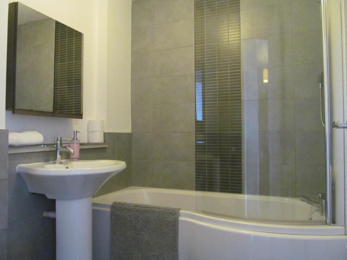 The Granite City - Modern City Centre Apartment Aberdeen Bagian luar foto